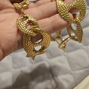 Elegant Gold Textured Bracelet